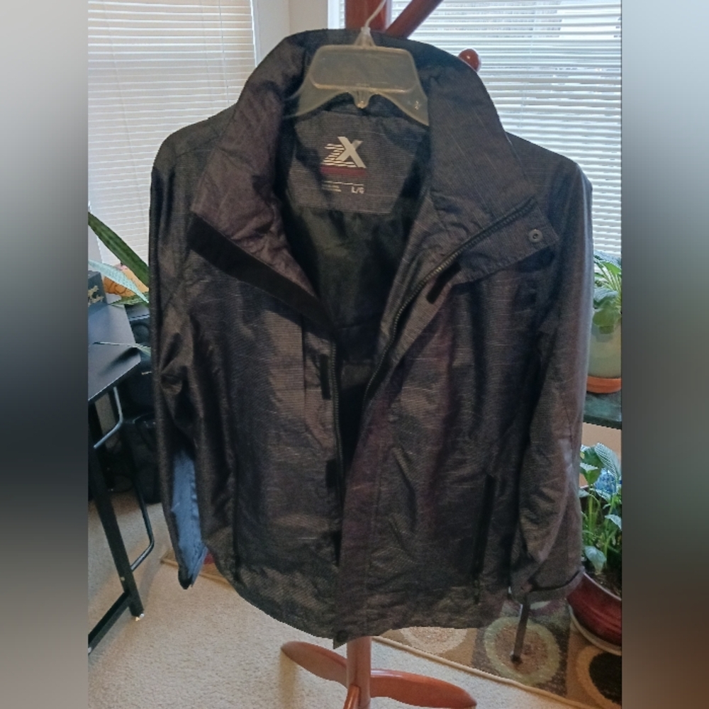 ZeroXposur Men's Charcoal Windbreaker
